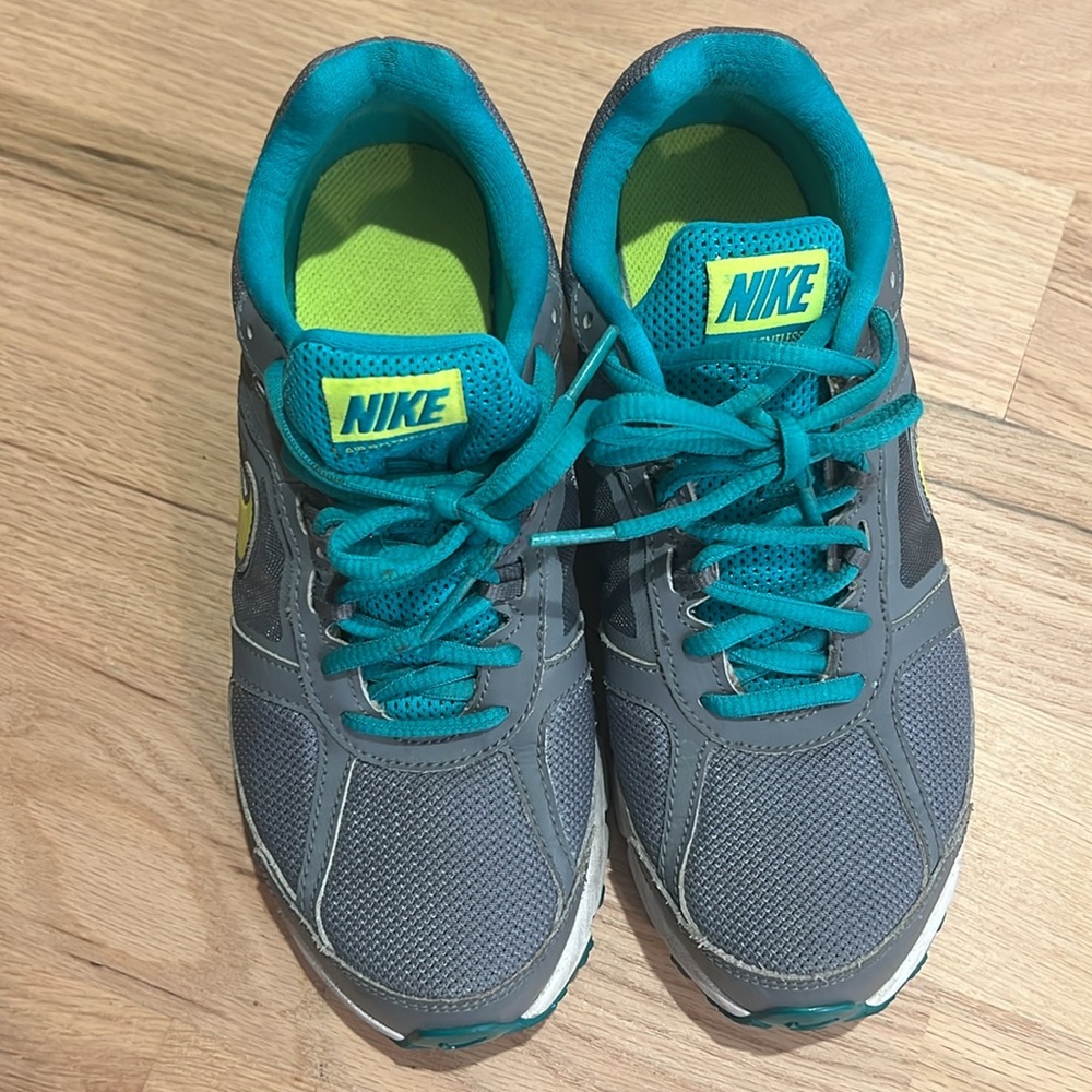 Nike - Picture 5 of 5